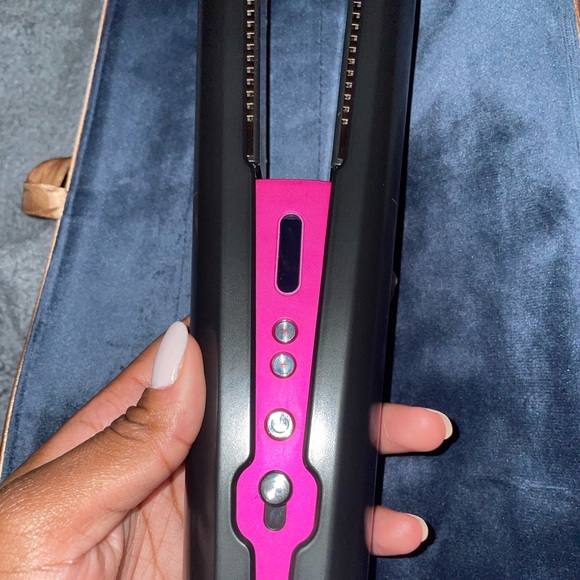 Dyson Hair Styling Set - Vibrant Pink and Sleek Black - Picture 2 of 5
